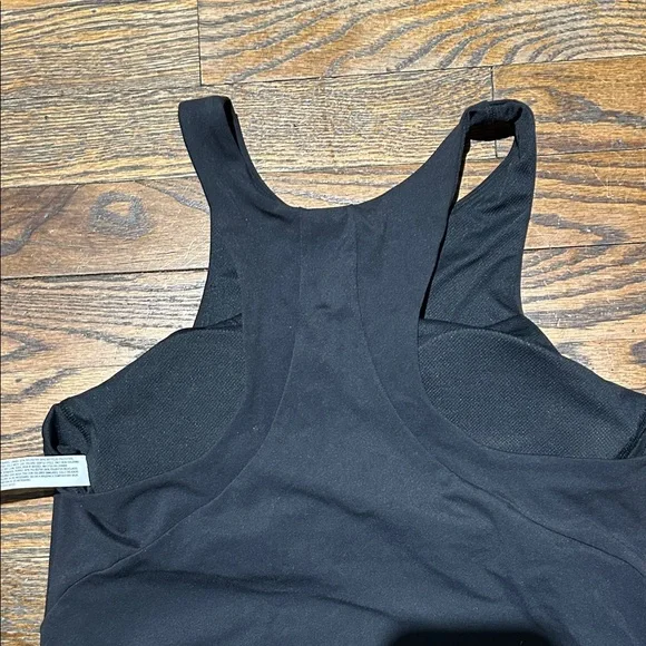 New without tag -Black High-Neck Racerback Tank Top inserts/lightly padded - Picture 4 of 5